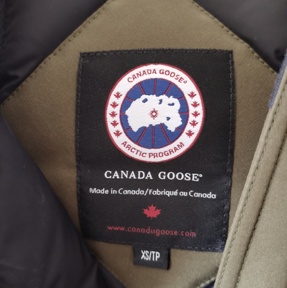 CANADA GOOSE-Size XS - Picture 2 of 3